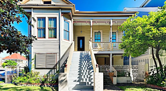 Renovated Historical - 2 Br Apts, Забронировать Дом для отпуска Галвестон Texas Gulf Coast, рядом с Rebecca Sealy Hospital