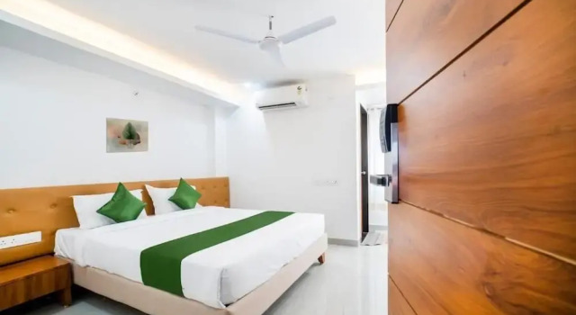 Номер Deluxe The Byke Business - Chandigarh House