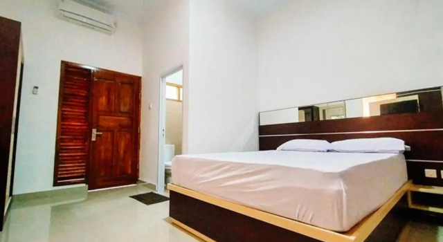 RedDoorz At Artomoro Guest House, Book Guesthouse Sleman Yogyakarta Province