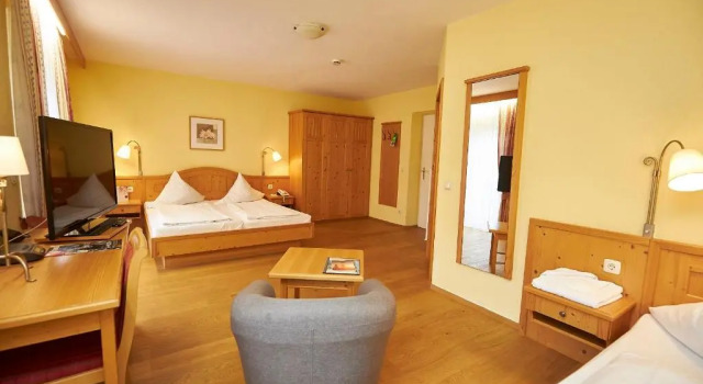 Трёхместный номер Standard с балконом Gasthof-Hotel Zur Post Samerberg