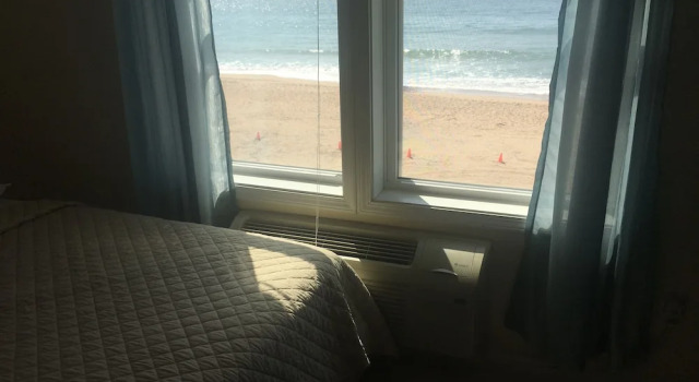 Четырёхместный номер Standard с видом на океан Misquamicut Beach Front Inn