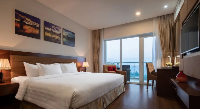 Двухместный номер Superior с балконом и с видом на океан Gold Coast Hotel Resort & Spa