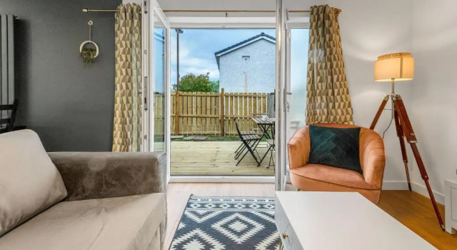 Cheerful Stays - Livingston - 4 Bedroom 3 Bath Home, Varaa Hotelli Livingston West Lothian