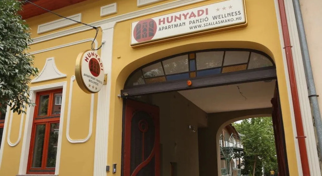 Hunyadi Panzió- Apartmanház