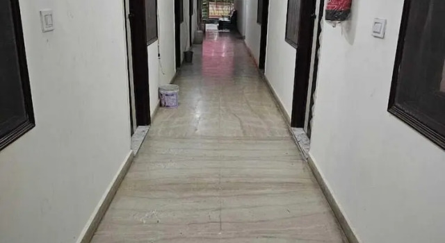 Roomshala 125 Hotel Maharaja