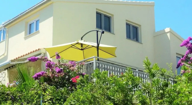 Branko - 60m From the Beach - A2