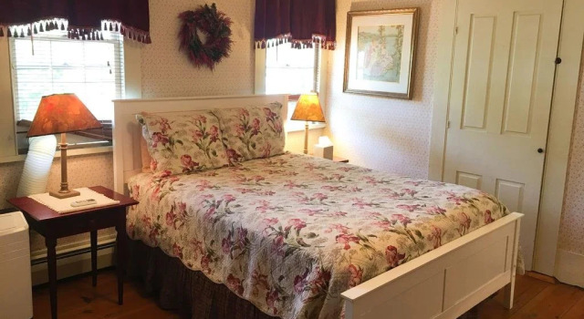 Black Boar Inn Ogunquit, Забронировать Отель Оганквит штат Мэн, рядом с Театр в Оганквите