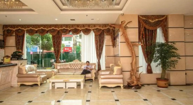 Lingzhou International Hotel, Prenota Hotel Hotel a Hubei con parcheggio, Parcheggio