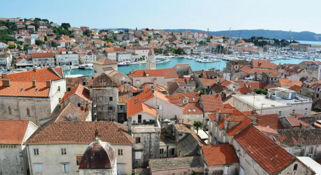 Apartments Ćurić, Buchen Sie Ferienwohnung Hotels in Gespanschaft Split-Dalmatien mit Pool, Schwimmbad