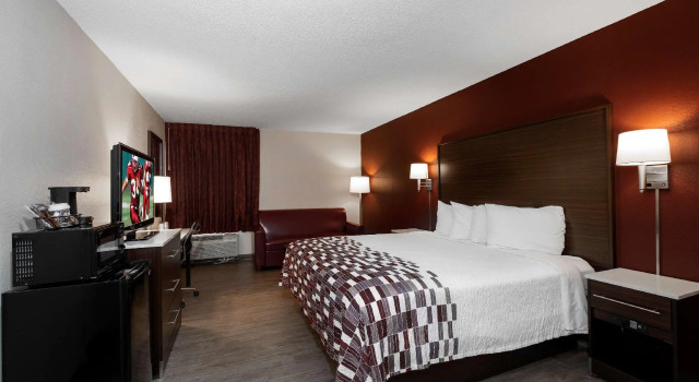 Четырёхместный номер Standard Red Roof Inn Leesburg, VA