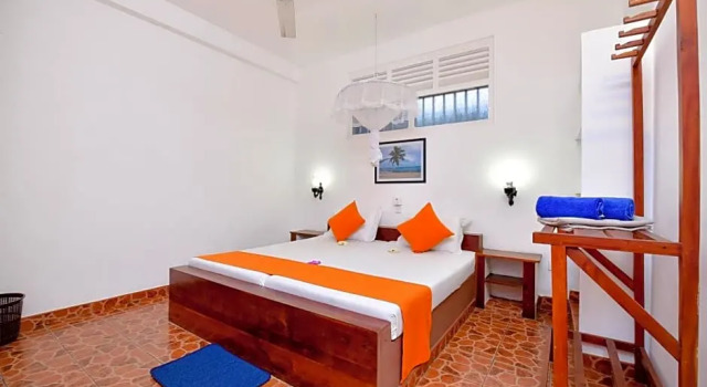 Номер Economy International Beach Hotel & Restaurant