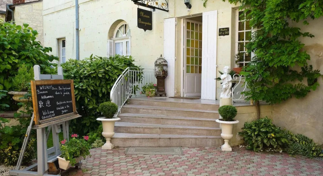 Logis Hôtel Le Plantagenêt, Book Hotel Chinon 