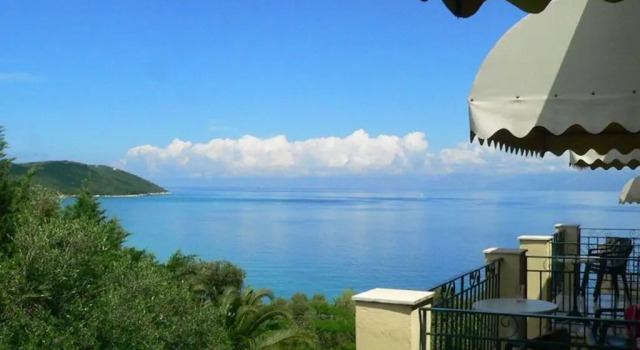 Номер Standard Apraos Bay Hotel In Kalamaki Beach, a nice view over the whole Apraos Bay