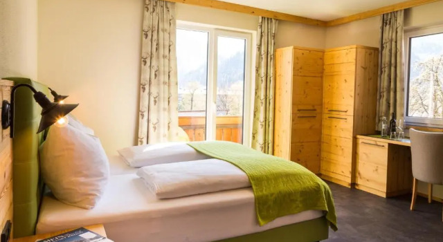 Hotel Hubertus, Забронировать Отель Санкт-Иоганн-им-Понгау Salzburger Sportwelt, рядом с 2-кресельный подъемник Ханбаум