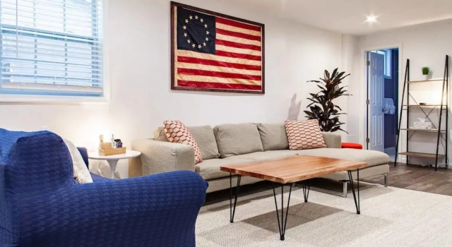 Fantastic Falls Church Home Base for DC Area Travel, Забронировать Отель Арлингтон 