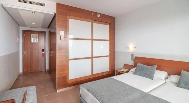 Двухместный номер Standard с балконом и с красивым видом из окна Hotel Cibeles Playa