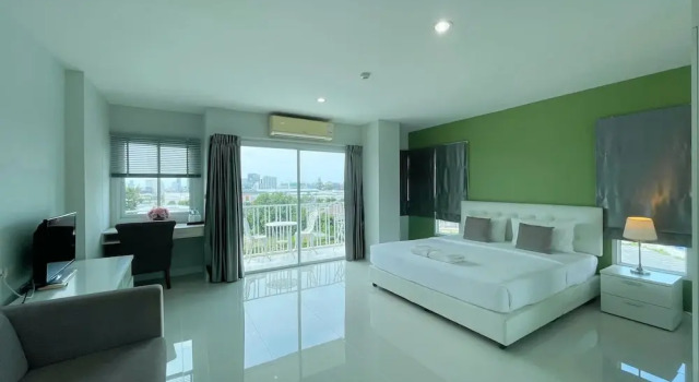 Двухместный номер Superior с балконом Baan Pattaya by Sabai near by GOD Pattaya