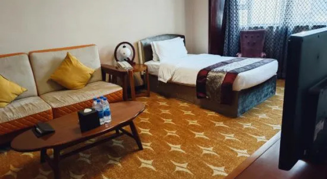 Двухместный семейный люкс с 2 комнатами Hualian Hotel