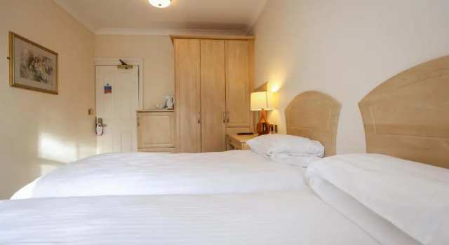 Трёхместный номер Standard The Grove Hotel