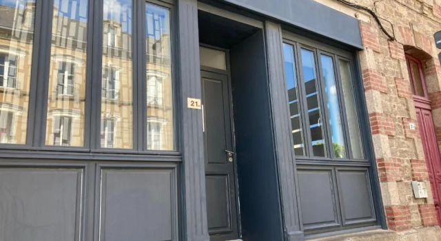 Studio Hikoki, Rezerwuj Hotel Dinan 