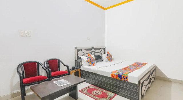 Номер Deluxe Fabexpress Vindhyawasini Palace