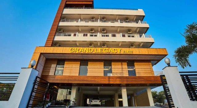 Treebo Premium Grand Legacy Elite with Roof Top Cafe, Rezervovat Hotel Déhrádún Uttarakhand