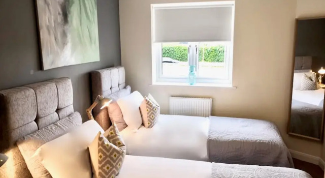 Апартаменты Deluxe с 2 комнатами Modern Comfortable 2 & 3 Bed Apartments, Free Parking, Wifi, Headington, Close to Hospitals, Science Park & Brookes University