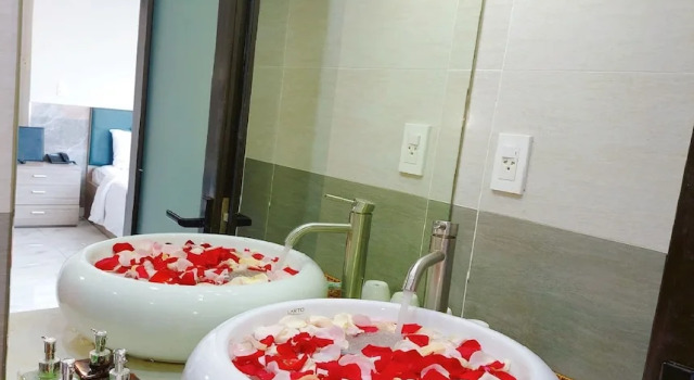 Четырёхместный семейный номер Standard с видом на город Green Star Hotel