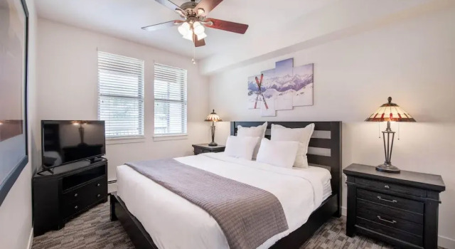 Contemporary Ski Condo with Continental Divide View- Fraser Crossing/Founders Pointe Premium-Rated 4470, Забронировать Отель Винтер Парк Winter Park - Fraser, рядом с Лыжный подъёмник Iron Horse
