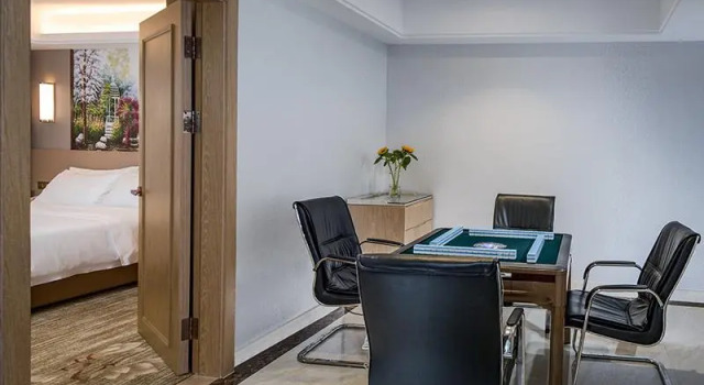 Люкс Vienna Hotel Guangdong Dongguan Qingxi Hongxin