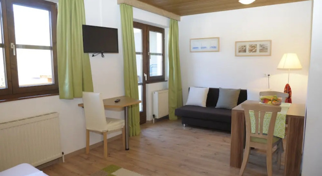 Студия Business Landhaus Rustika