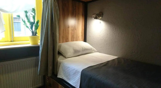 Кровать в общем номере (мужской номер) Hostel Nomad