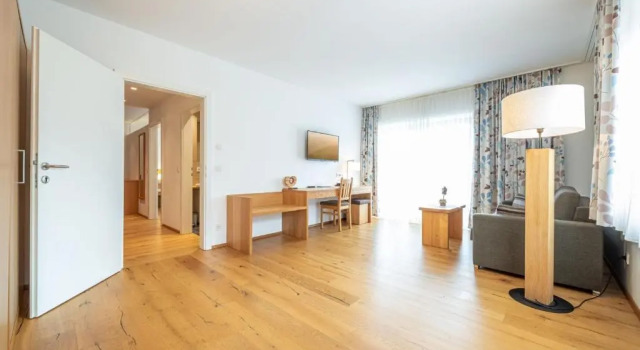 Run Of House Hotel Loy