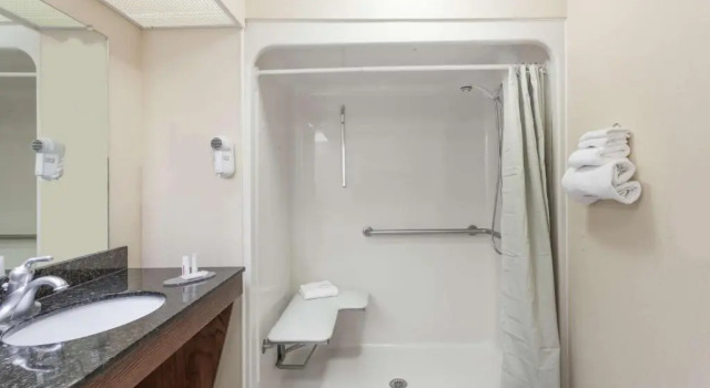 Двухместный номер Deluxe Baymont by Wyndham Hickory