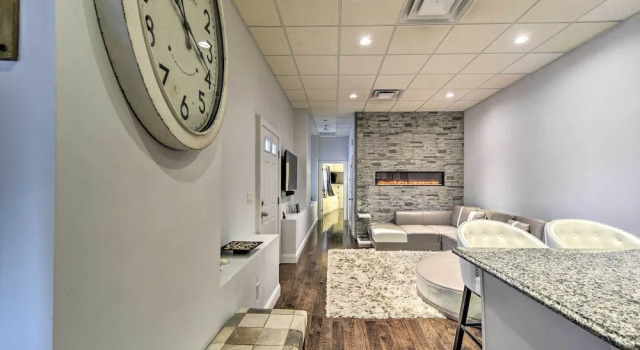 Pet-friendly Apartment, 6 Miles to Downtown