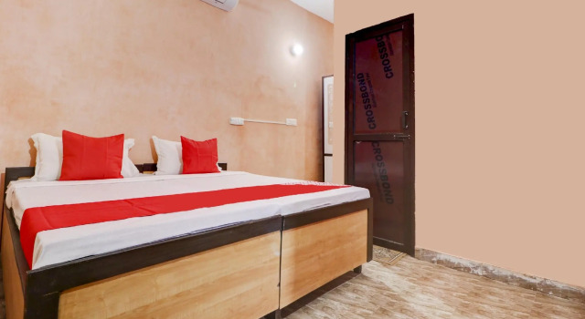 OYO 77885 New Ess Ess Enterprises, Book Hotel Rājpura Punjab