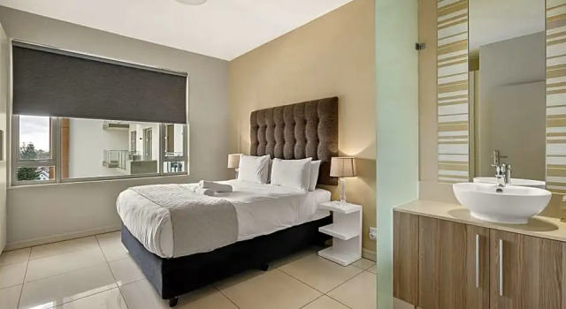 Апартаменты Easy Stay - The Tyrwhitt Rosebank