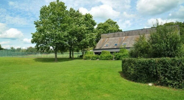 Functionally Furnished Bungalow Located in the Ourthe Valley, Забронировать Отель Отон Land of Ourthe & Aisne