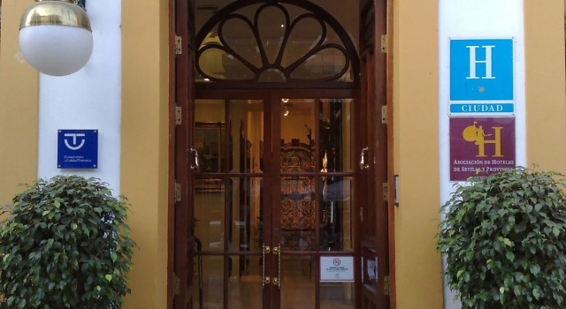Basic Hotel Puerta de Sevilla