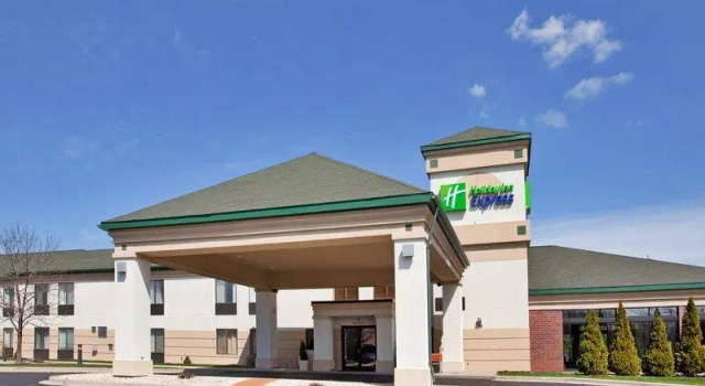 Люкс c 1 комнатой Comfort Inn & Suites NW Milwaukee