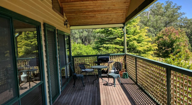 Gundalee Cottages, Rezerwuj Hotel Wandin North Wiktoria