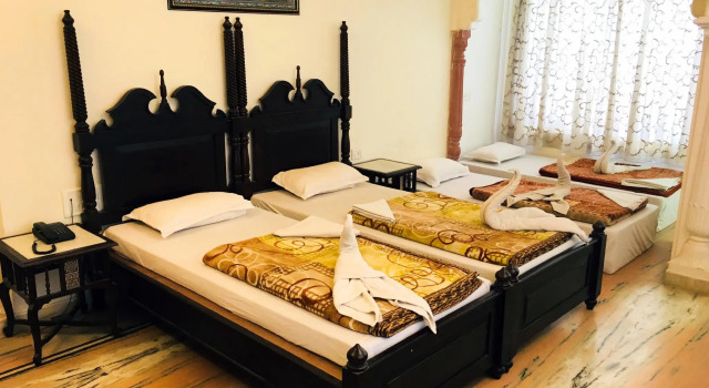 Четырёхместный номер Standard Krishna Palace - A Heritage Boutique Hotel