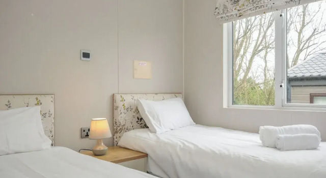 Lodge 68 at Riviera Bay Coastal Retreat, Prenota Hotel Brixham Devon, vicino a Mansands