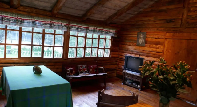 Camera tripla Classica con balcone Inraki Lodge