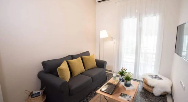 Апартаменты Hellona house ,sunny and cozy apartment's