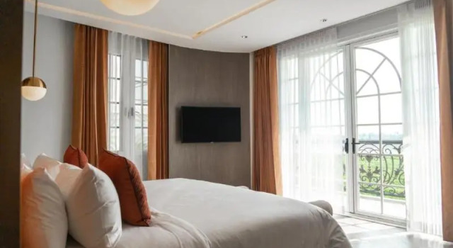 Двухместный номер Standard с балконом La Seine Boutique Hotel