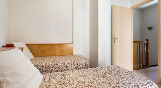 Коттедж Vineyards & Village Stay