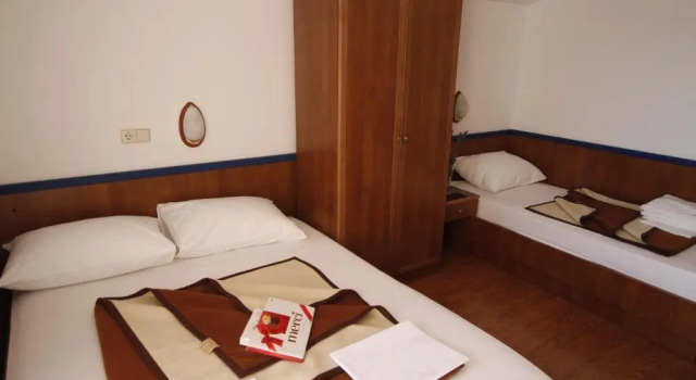 Трёхместный номер Standard с балконом и с видом на море Beach Hotel