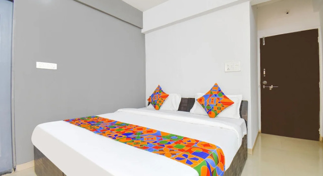 Номер Deluxe Fabhotel Happy Stay In