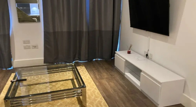 Phoenix 2 Bedroom Apartment in london